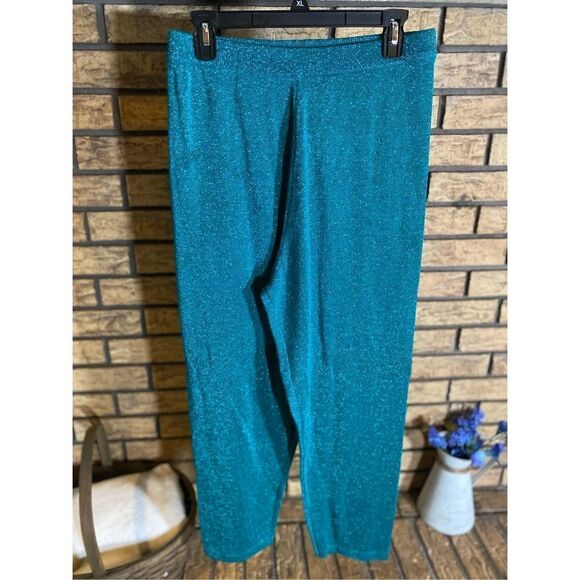 Rochelle‎ Shimmering Top With Matching Bottoms - Picture 6 of 10